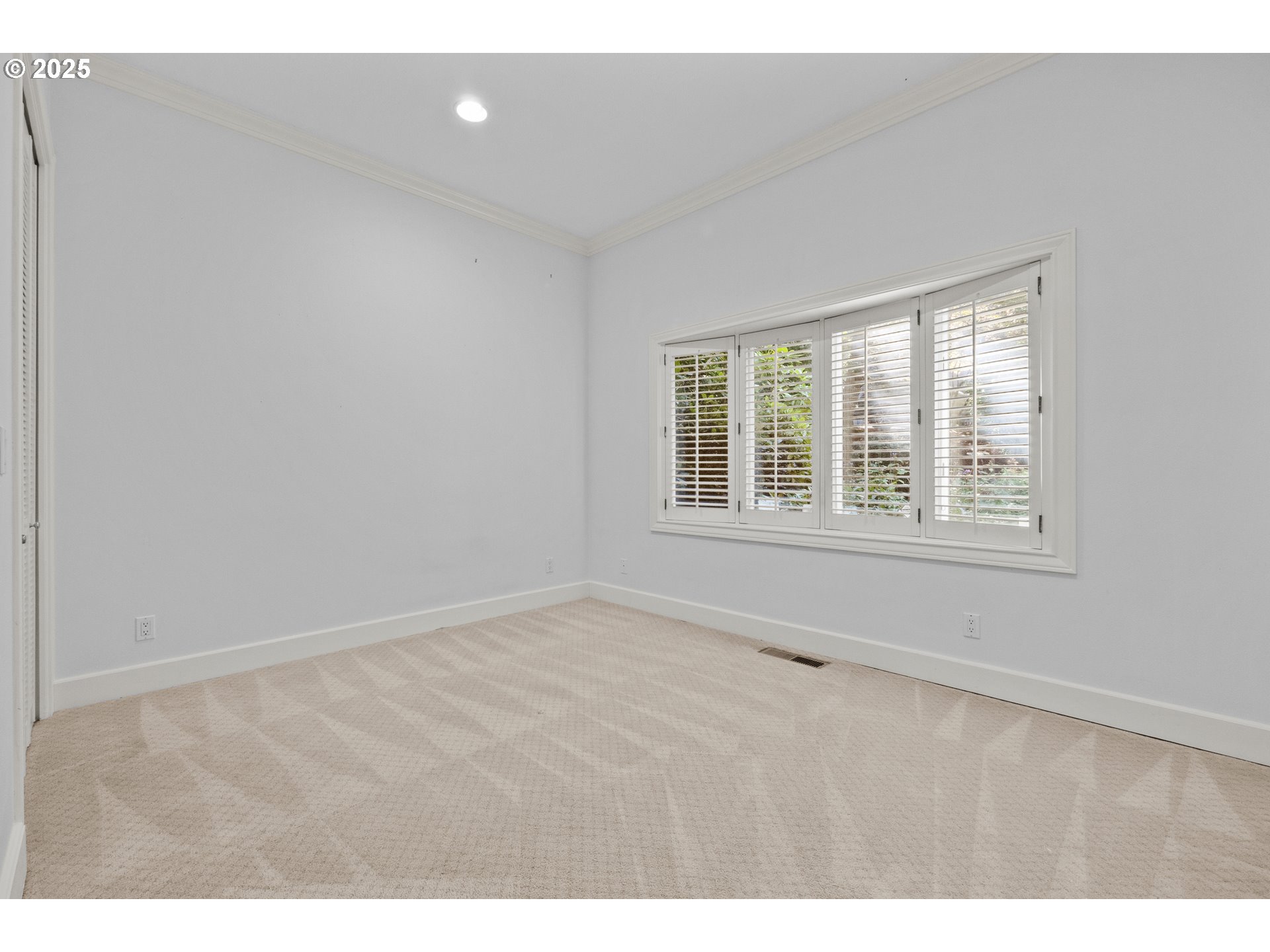 604 Southwest Arboretum Circle Portland, OR 97221 - Photo 33 of 40