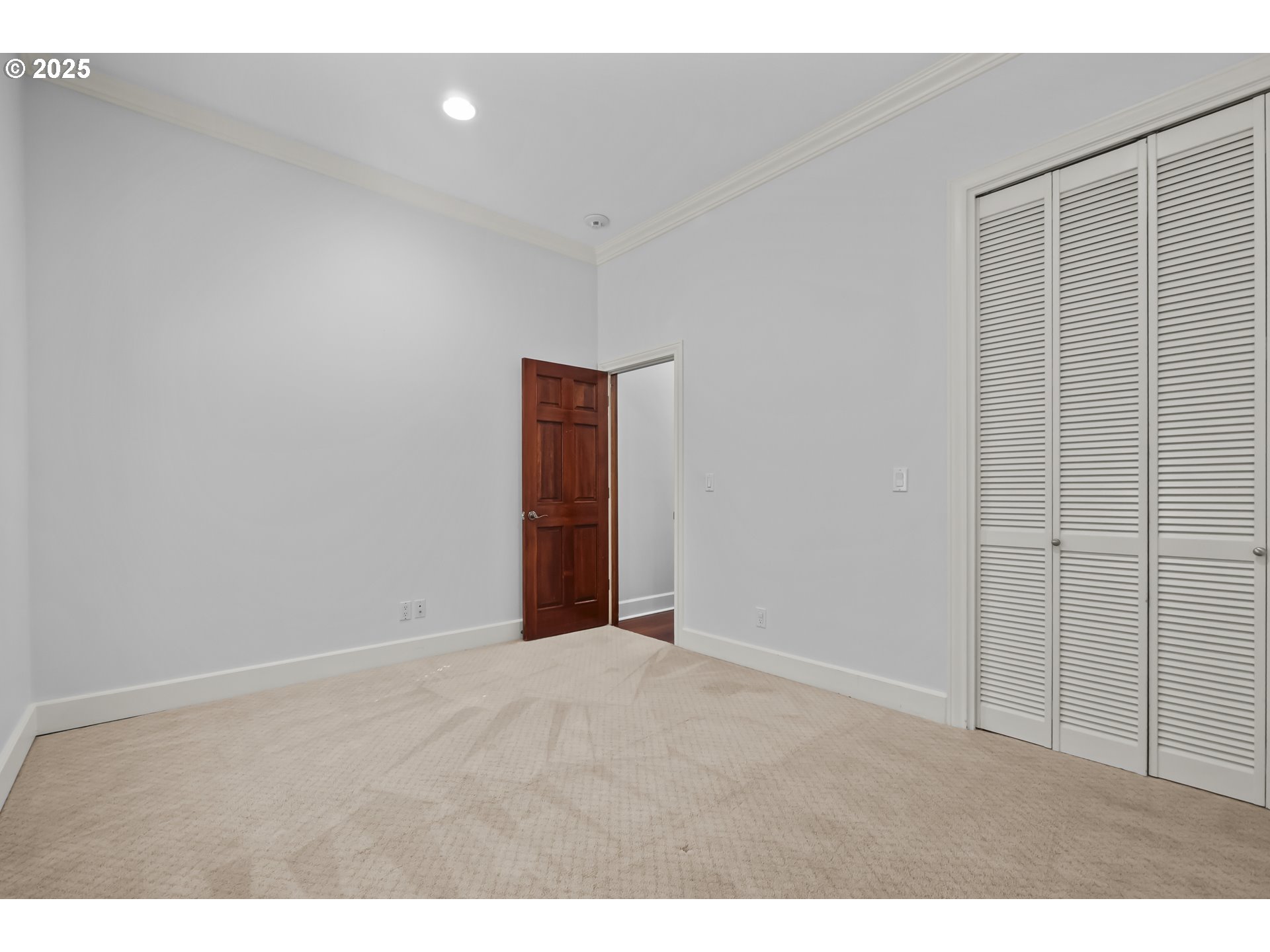 604 Southwest Arboretum Circle Portland, OR 97221 - Photo 34 of 40