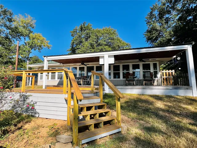 a view of a terrace view