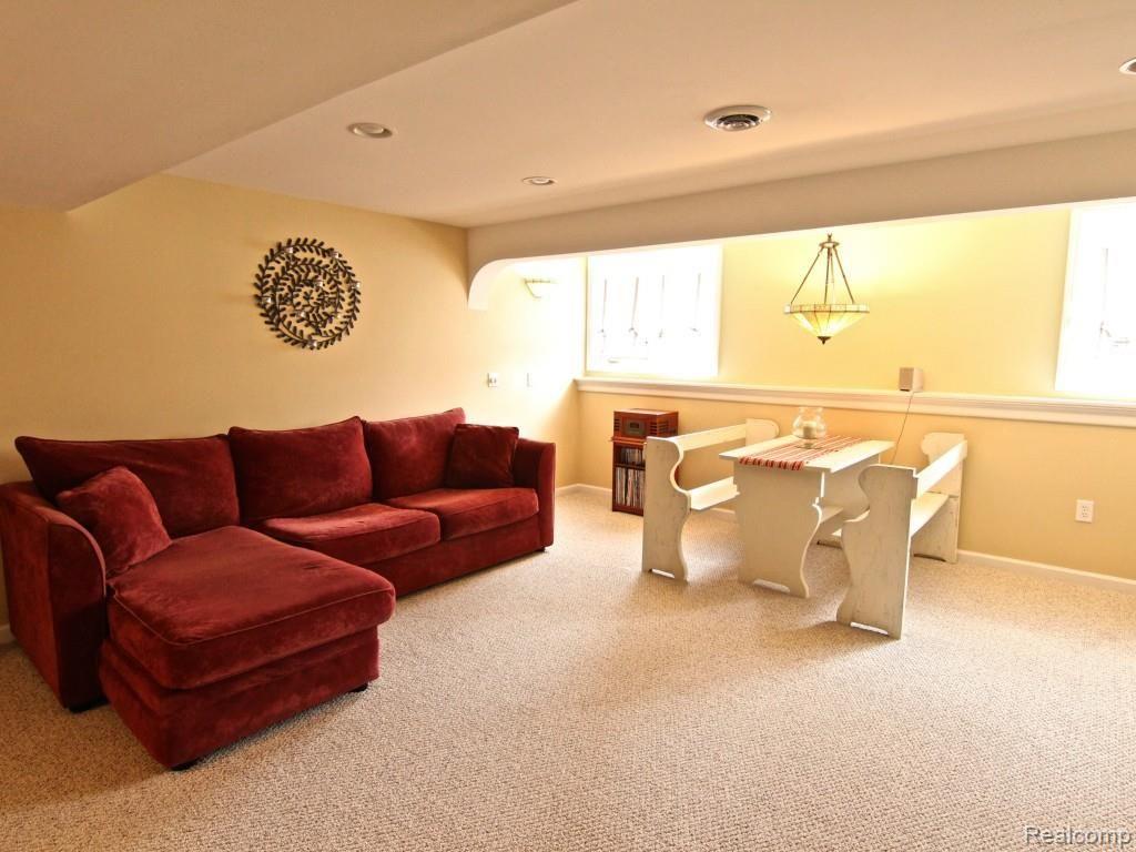 430 Wedington Court Rochester, MI 48307 - Photo 57 of 76 IMG_1184.jpg