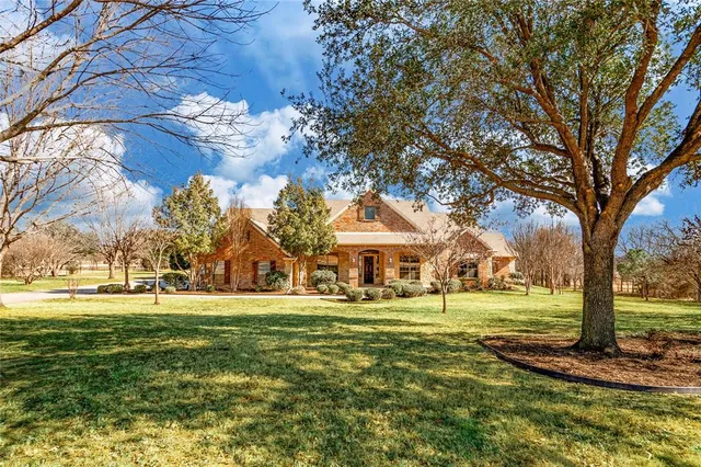 $1,300,000 | 326 West Hickory Ridge Circle, Argyle, TX 76226