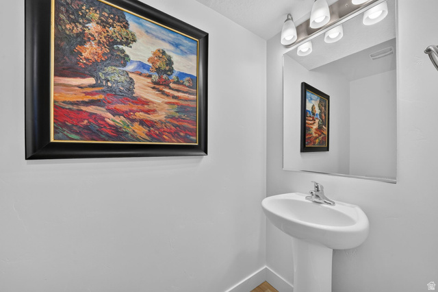 1639 East Indigo Loop Layton, UT 84040 - Photo 14 of 28