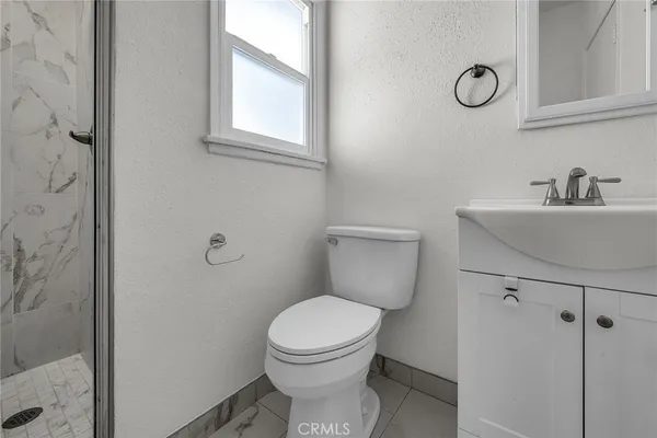 $4,600 | 6139 Tampa Avenue, Tarzana, CA 91335