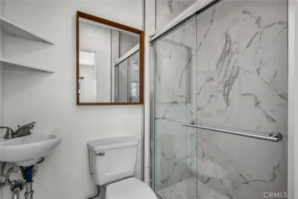 $4,600 | 6139 Tampa Avenue, Tarzana, CA 91335