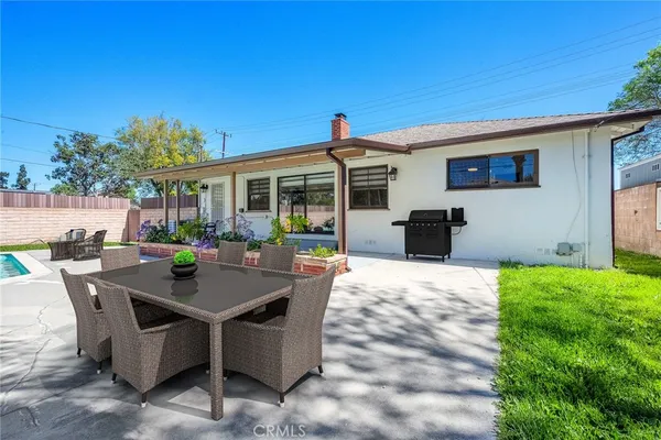 $4,600 | 6139 Tampa Avenue, Tarzana, CA 91335