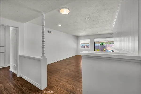 $4,600 | 6139 Tampa Avenue, Tarzana, CA 91335