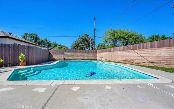 $4,600 | 6139 Tampa Avenue, Tarzana, CA 91335