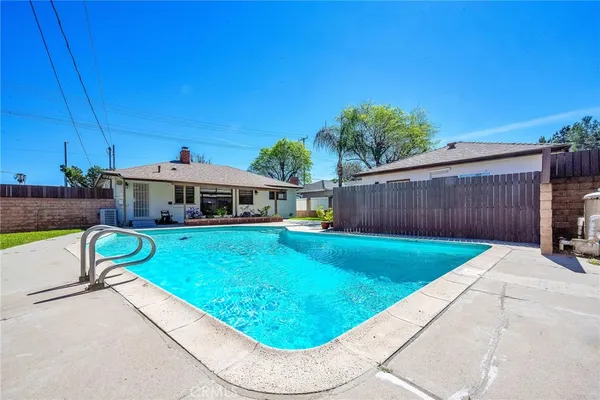 $4,600 | 6139 Tampa Avenue, Tarzana, CA 91335