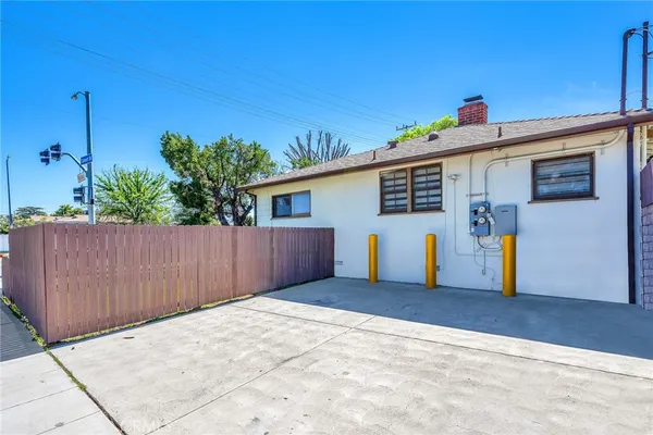 $4,600 | 6139 Tampa Avenue, Tarzana, CA 91335