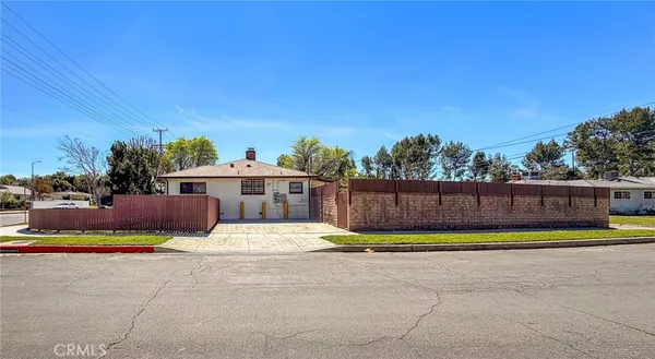 $4,600 | 6139 Tampa Avenue, Tarzana, CA 91335
