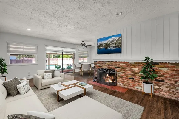 $4,600 | 6139 Tampa Avenue, Tarzana, CA 91335