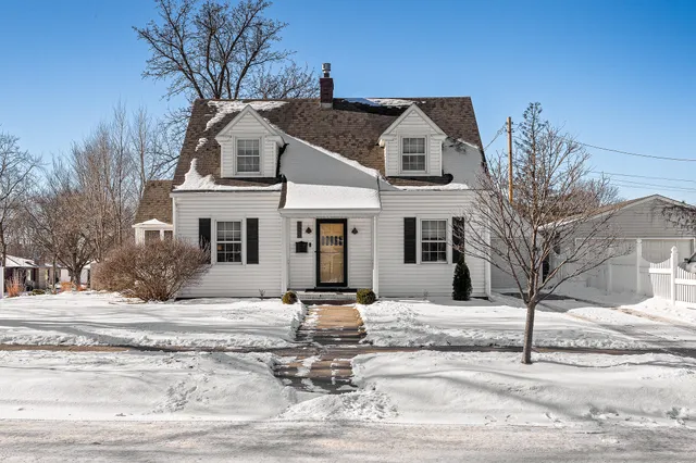 $284,900 | 726 23rd Street South, La Crosse, WI 54601