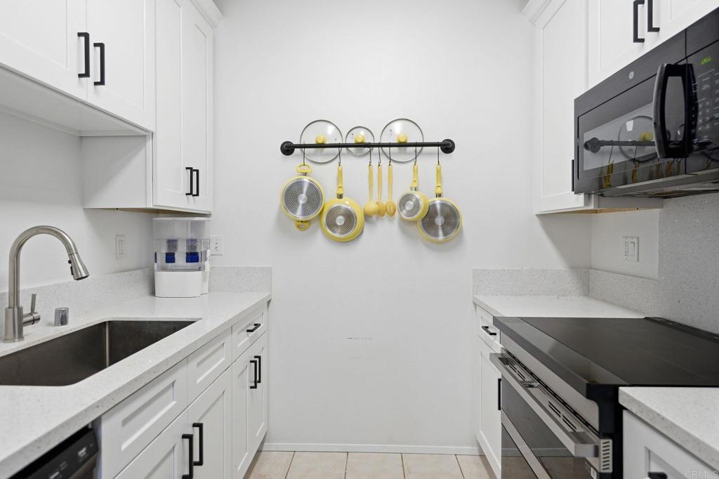 8310 Regents Road, Unit 1E San Diego, CA 92122 - Photo 8 of 31