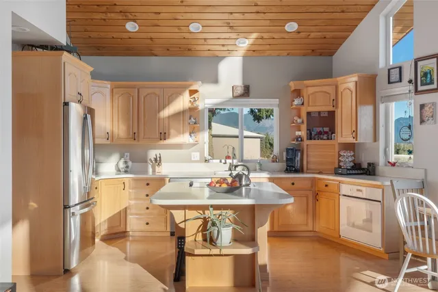 $799,900 | 997 Burnt Ridge Road, Onalaska, WA 98570