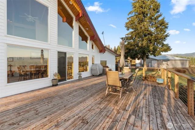 $799,900 | 997 Burnt Ridge Road, Onalaska, WA 98570