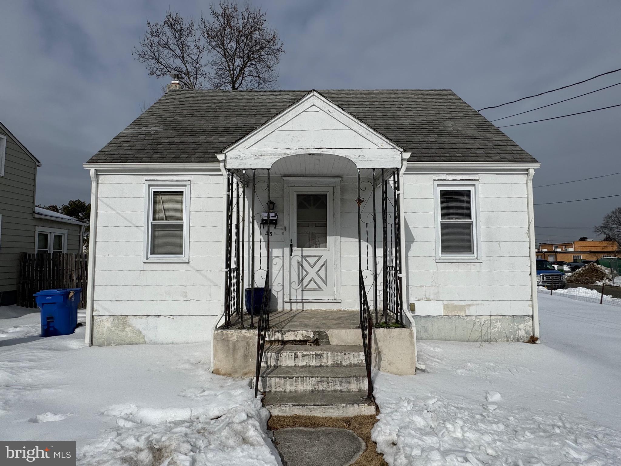 33 Morris Street Burlington, NJ 08016 - Photo 1 of 11 Front