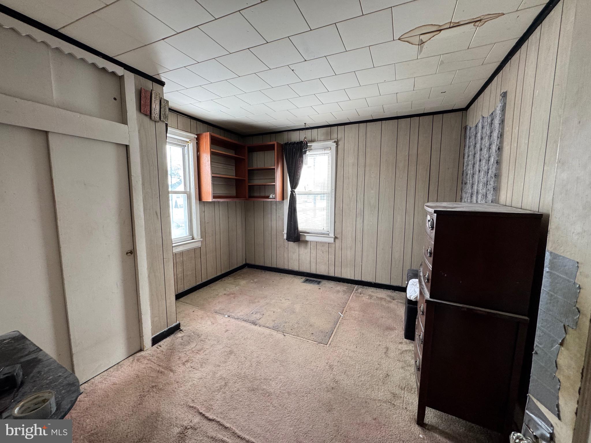 33 Morris Street Burlington, NJ 08016 - Photo 5 of 11 1st floor 2nd bedroom