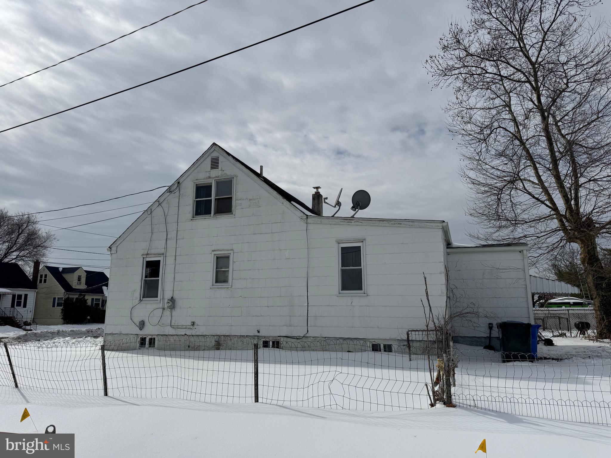 33 Morris Street Burlington, NJ 08016 - Photo 9 of 11 Side of house