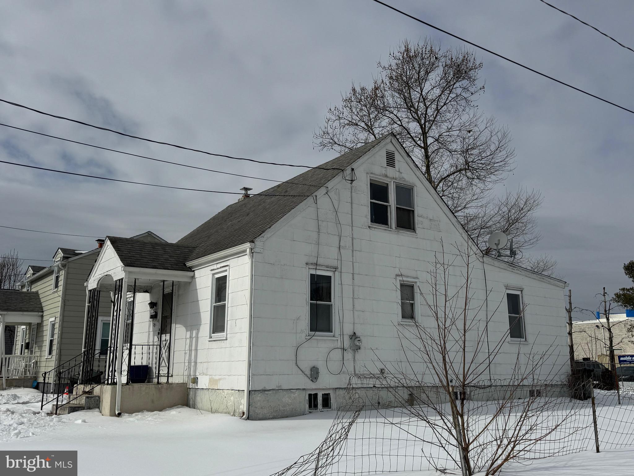 33 Morris Street Burlington, NJ 08016 - Photo 10 of 11 Side of house