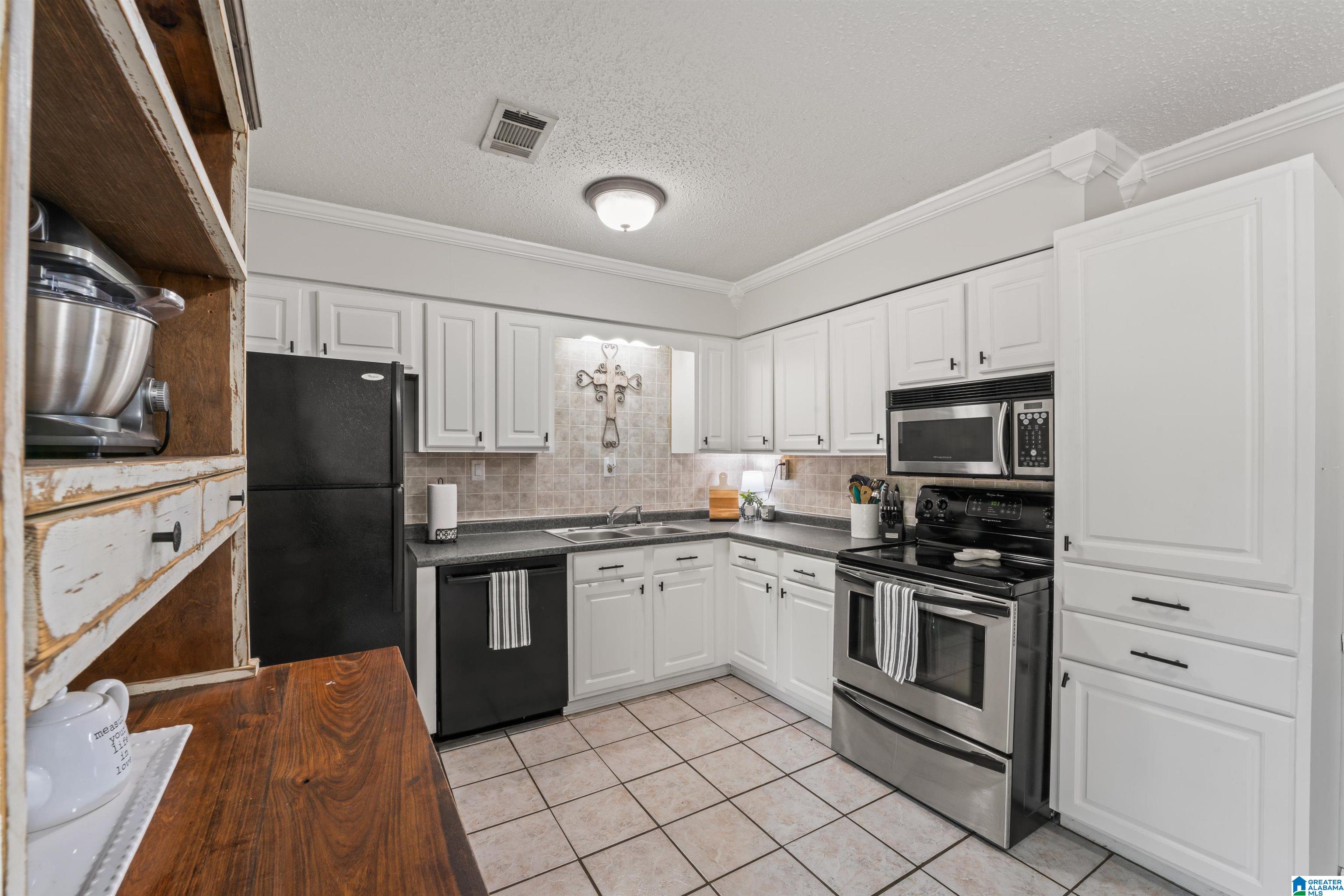 2829 Lambert Circle Moody, AL 35004 - Photo 10 of 28