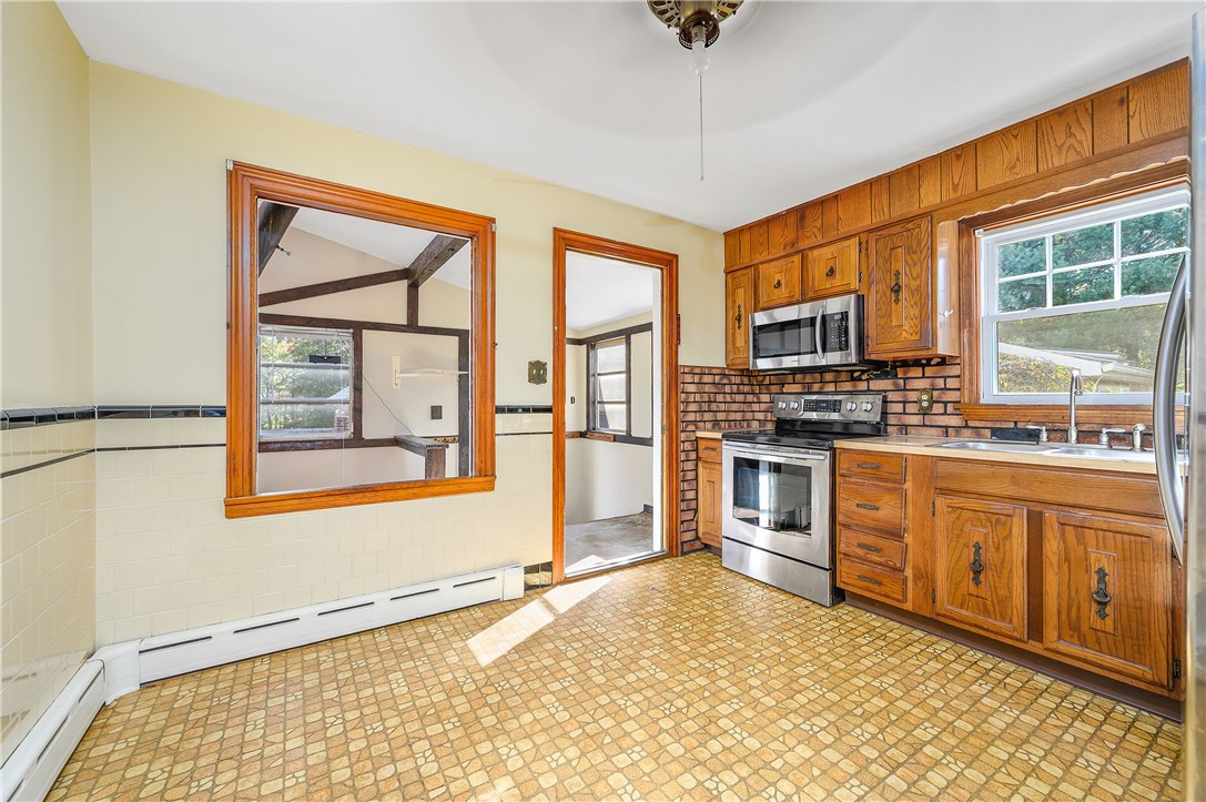 178 Old County Road Smithfield, RI 02917 - Photo 5 of 32