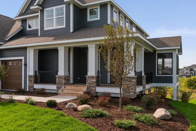 $1,175,000 | 725 Crest Curve, Hudson, WI 54016