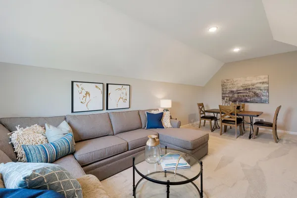 $1,175,000 | 725 Crest Curve, Hudson, WI 54016