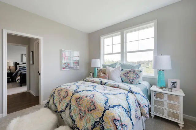 $1,175,000 | 725 Crest Curve, Hudson, WI 54016