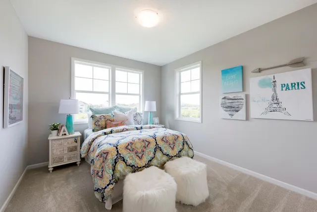 $1,175,000 | 725 Crest Curve, Hudson, WI 54016