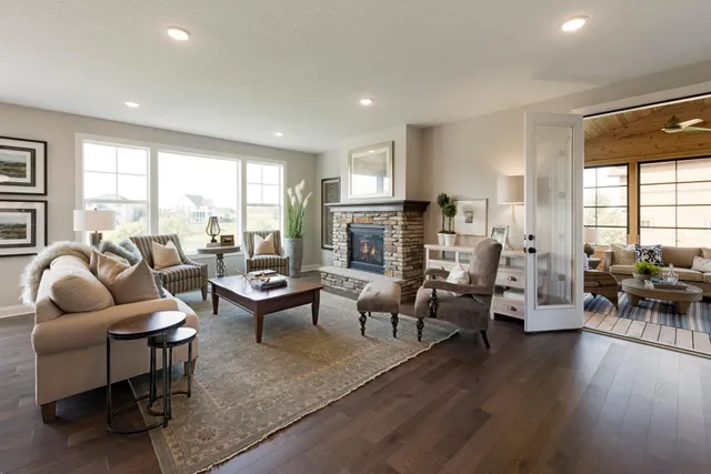 $1,175,000 | 725 Crest Curve, Hudson, WI 54016