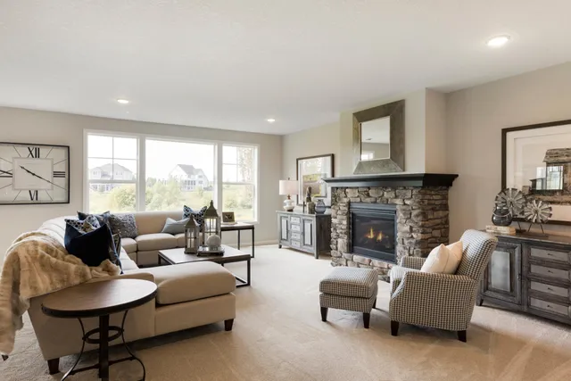 $1,175,000 | 725 Crest Curve, Hudson, WI 54016