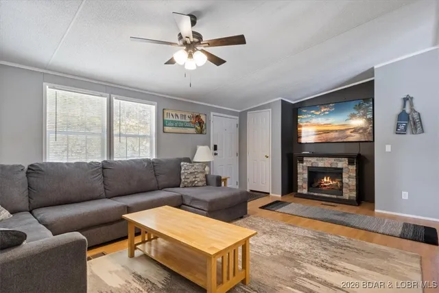 $499,900 | 27420 Cross Lane Circle, Barnett, MO 65011