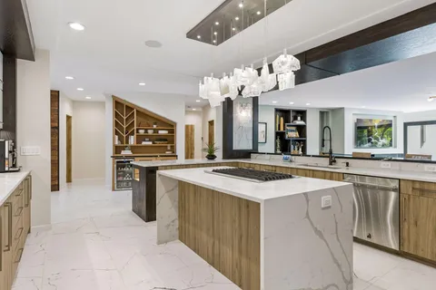 $2,650,000 | 45 Clay Cliffe Drive, Tonka Bay, MN 55331