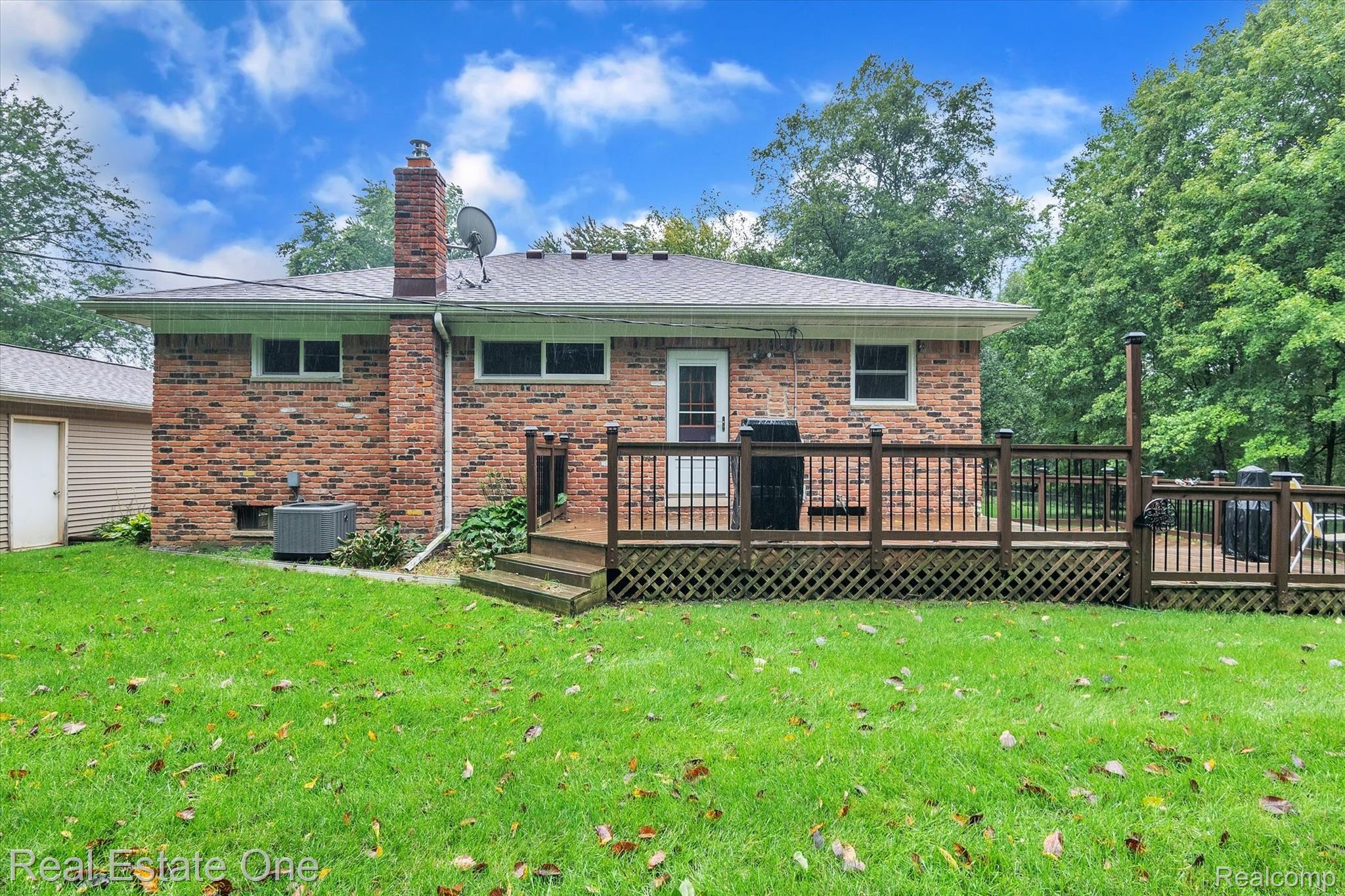 5630 North Fleming Road Fowlerville, MI 48836 - Photo 33 of 42 42-5630-N-Fleming-Rd-WindowStill-Real-Estate-Photography-42.jpg