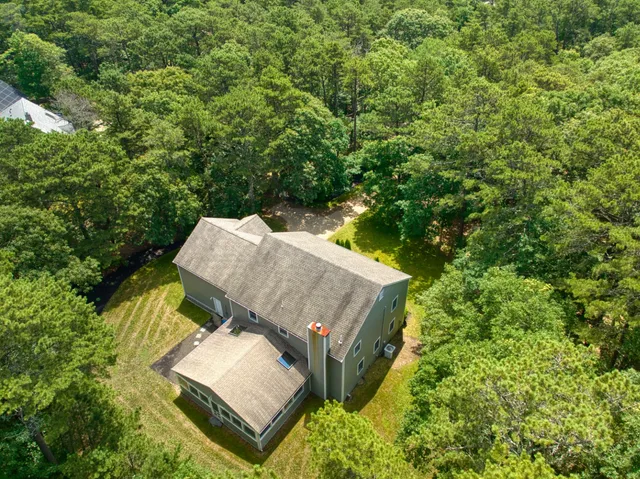 $1,799,000 | 7 Upper Meadow Lane, Oak Bluffs, MA 02557