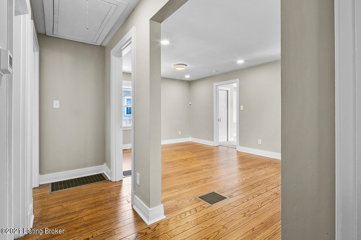 3067 University Road Louisville, KY 40206 - Photo 14 of 44 23