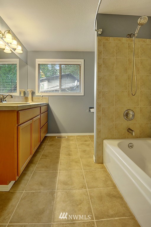 13808 Southeast 141st Street Renton, WA 98059 - Photo 14 of 17