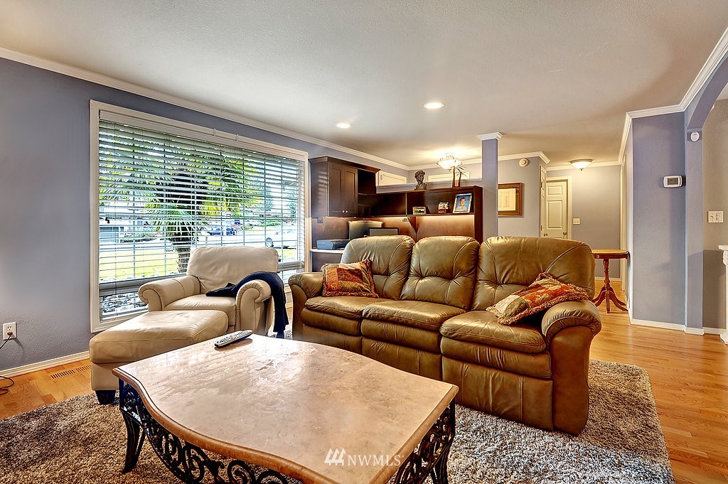 13808 Southeast 141st Street Renton, WA 98059 - Photo 4 of 17