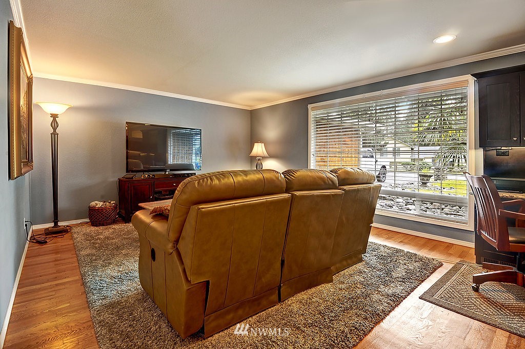 13808 Southeast 141st Street Renton, WA 98059 - Photo 5 of 17