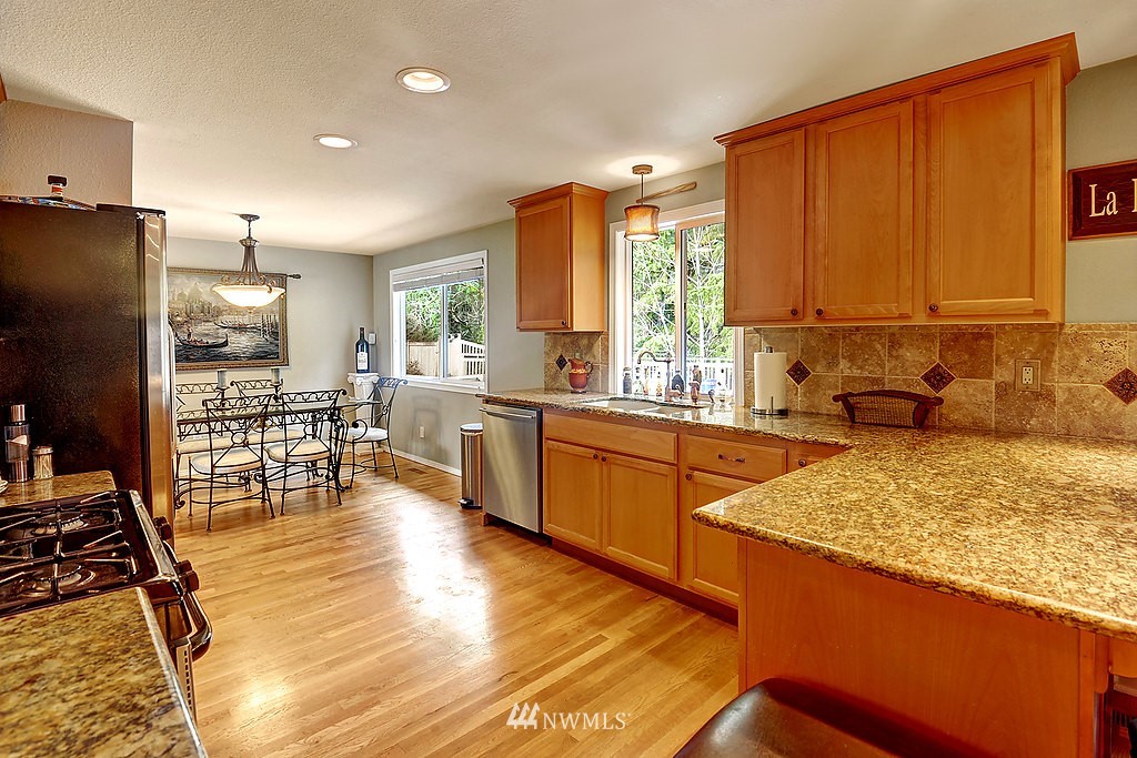 13808 Southeast 141st Street Renton, WA 98059 - Photo 10 of 17