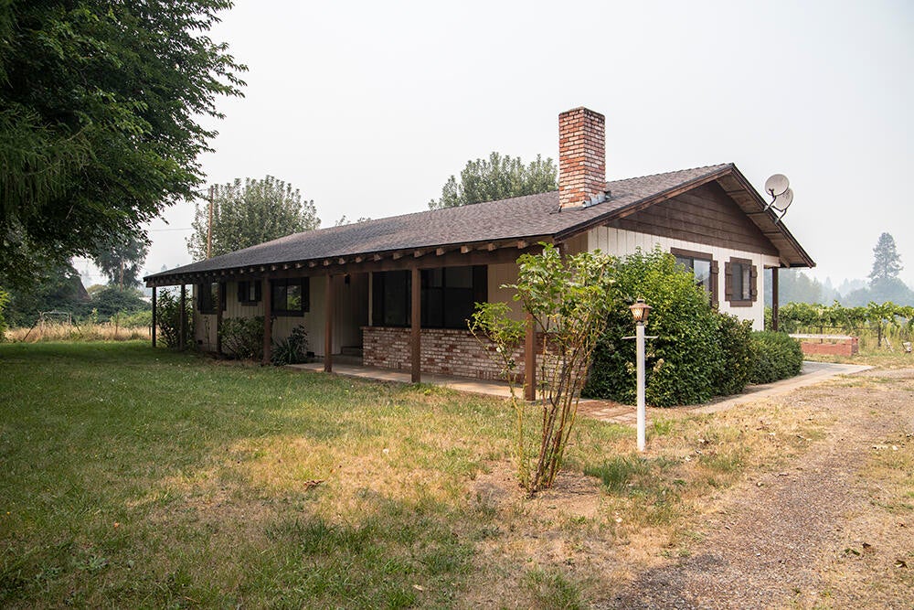 5340 Jerome Prairie Road Grants Pass, OR 97527 - Photo 1 of 26 92D31C00-5BE7-4E64-90AA-B151CE57AB39
