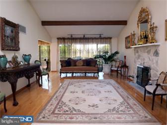 2265 Pioneer Road Hatboro, PA 19040 - Photo 3 of 12 Living Room