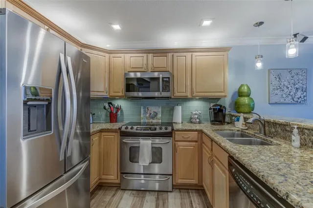 $4,000 | 4103 Gulf Boulevard, Unit 205, St. Pete Beach, FL 33706