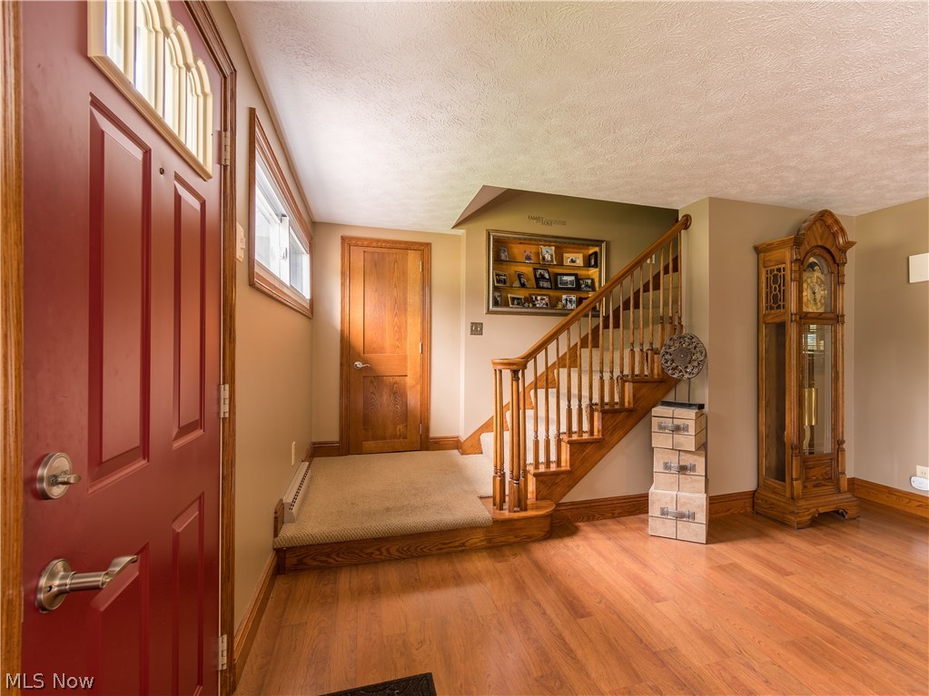 6867 Navarre Road Southwest Massillon, OH 44646 - Photo 2 of 35