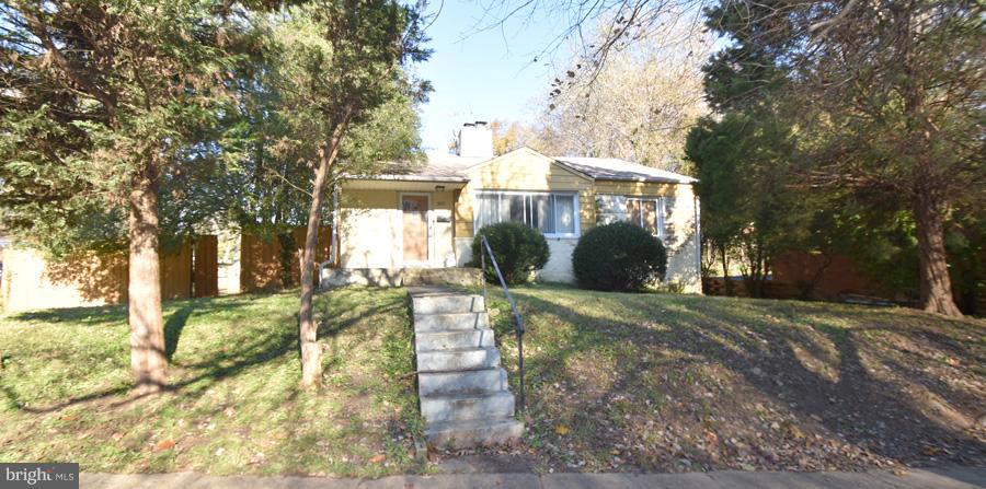 300 East Schuyler Road Silver Spring, MD 20901 - Photo 2 of 8