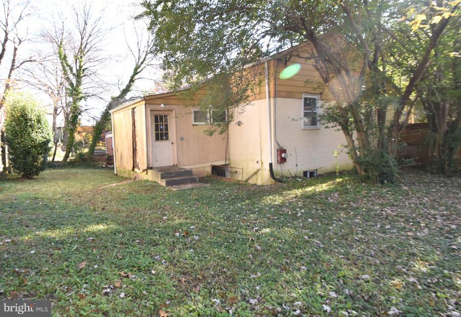 300 East Schuyler Road Silver Spring, MD 20901 - Photo 3 of 8