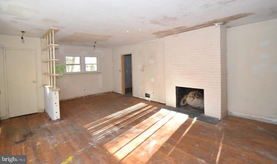 300 East Schuyler Road Silver Spring, MD 20901 - Photo 4 of 8