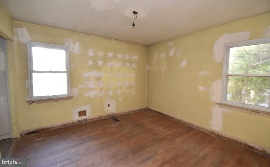 300 East Schuyler Road Silver Spring, MD 20901 - Photo 6 of 8