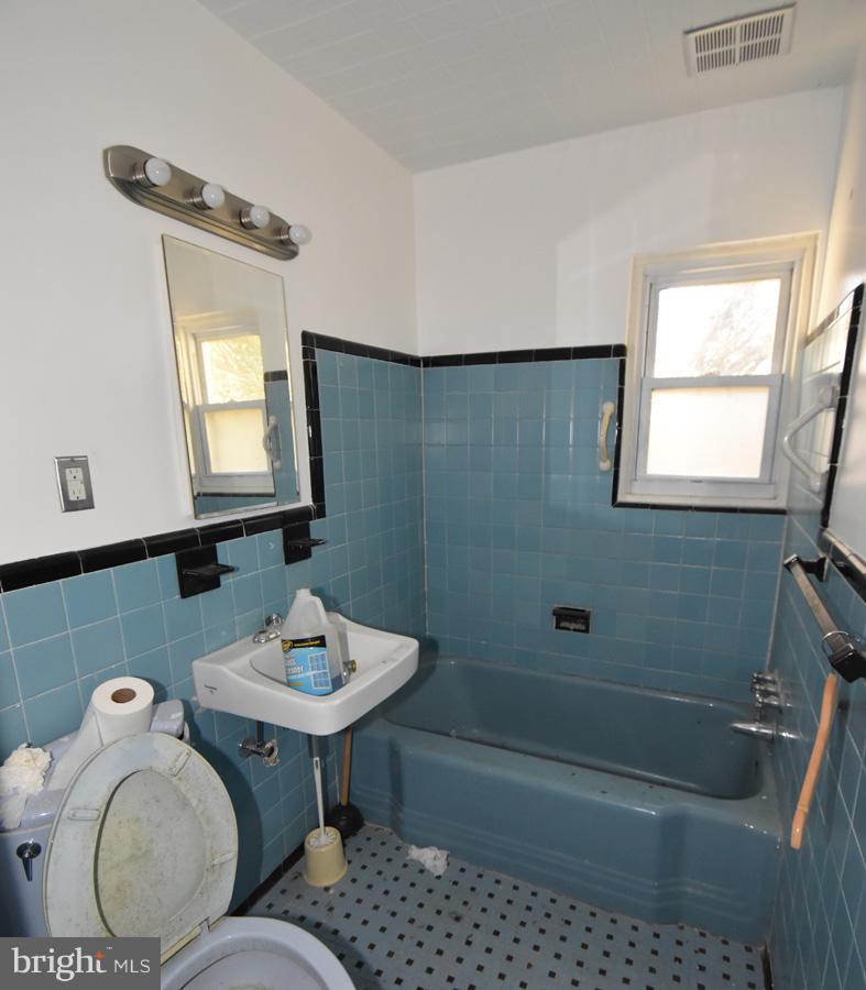 300 East Schuyler Road Silver Spring, MD 20901 - Photo 8 of 8