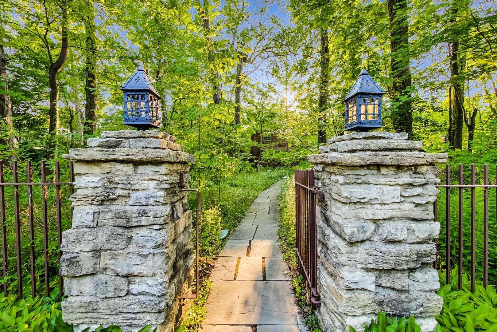 770 Rice Street Highland Park, IL 60035 - Photo 4 of 63